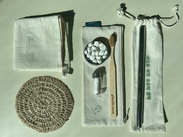 대나무 칫솔과 다회용 빨대를 포함한 제로웨이스트 상품/사진・임가현 기자